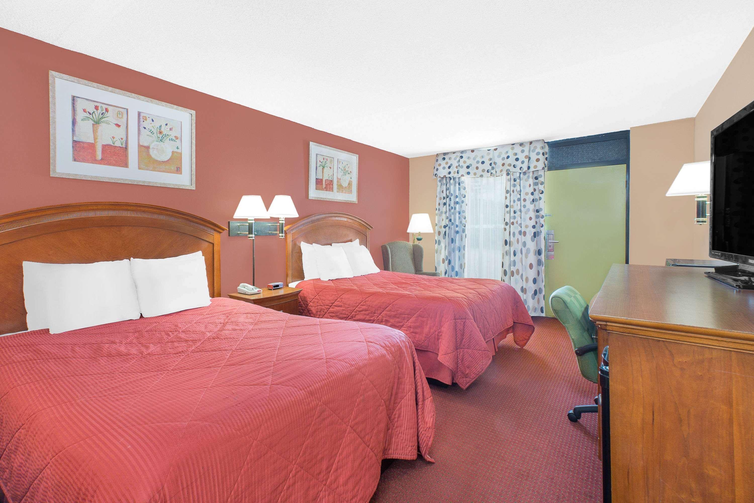Super 8 By Wyndham Marion Nc Hotel Buitenkant foto