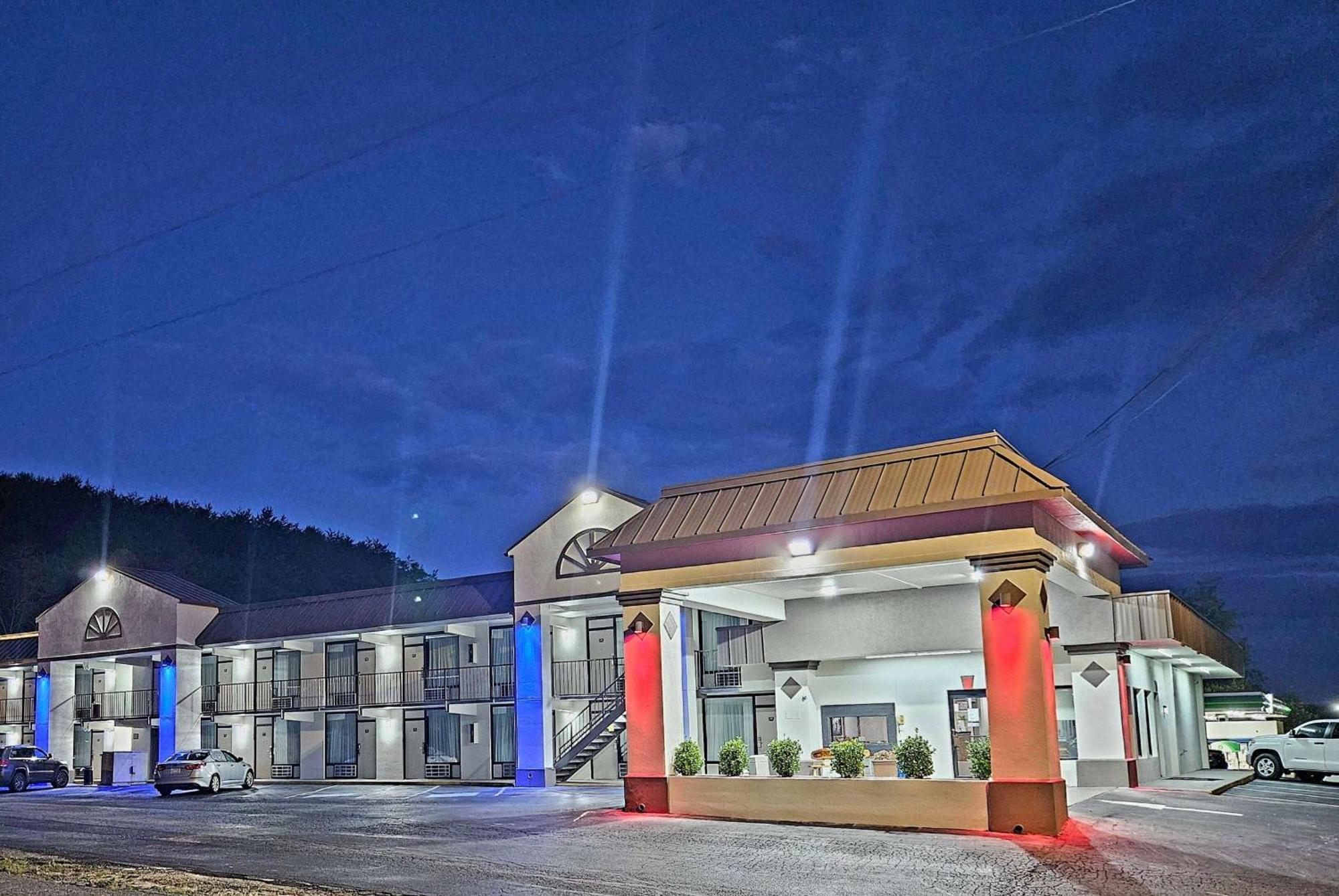 Super 8 By Wyndham Marion Nc Hotel Buitenkant foto
